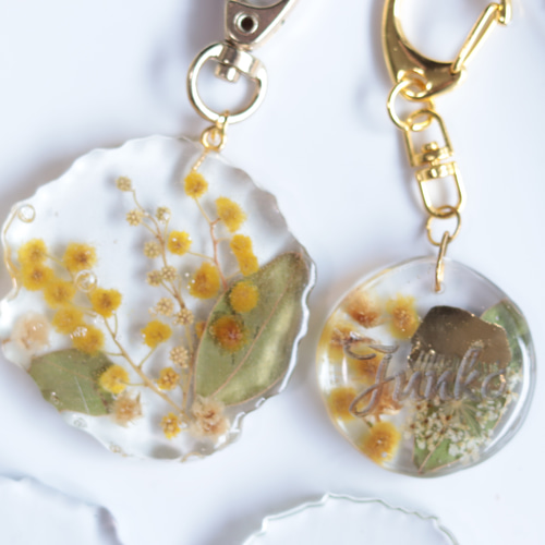 ハーバリウムキーホルダー 4色×2セットの通販 by 大人のフラワー教室