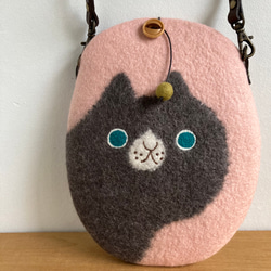 【受注制作】羊毛フェルト　丸型ミニバッグ（ネコ・ピンク） 4枚目の画像