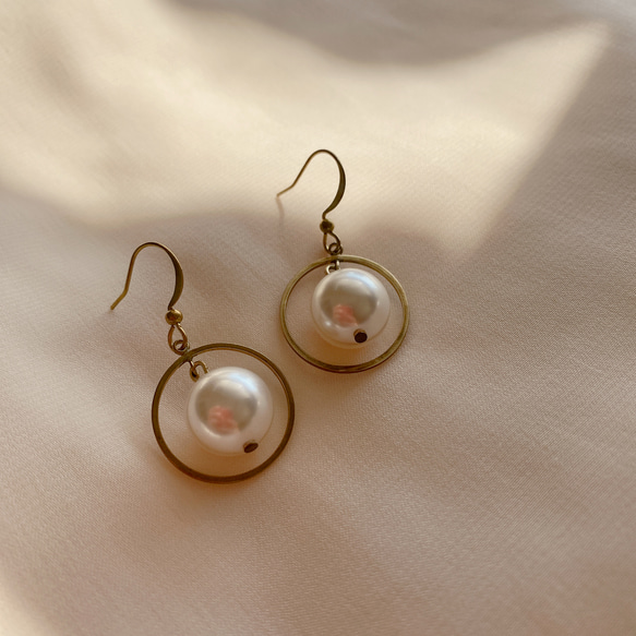 月光泡泡 -珍珠黃銅耳環-可改夾 第8張的照片