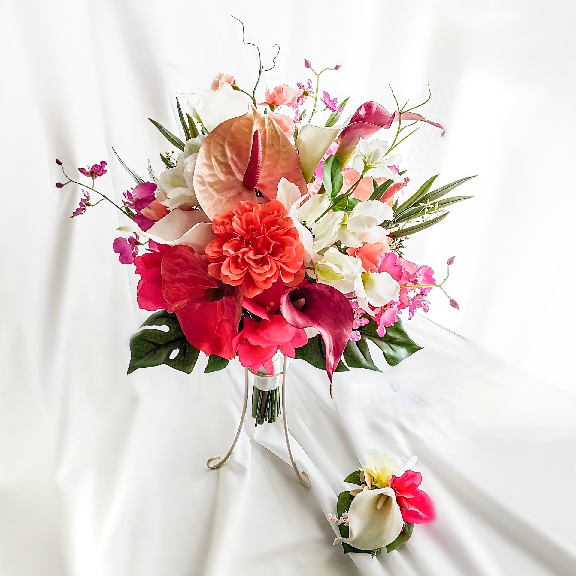 【生花に見え】  カラー アンスリウム 造花 ウェディングブーケ南国 前撮り 海外挙式 生花に見える高級造花 ブートニア