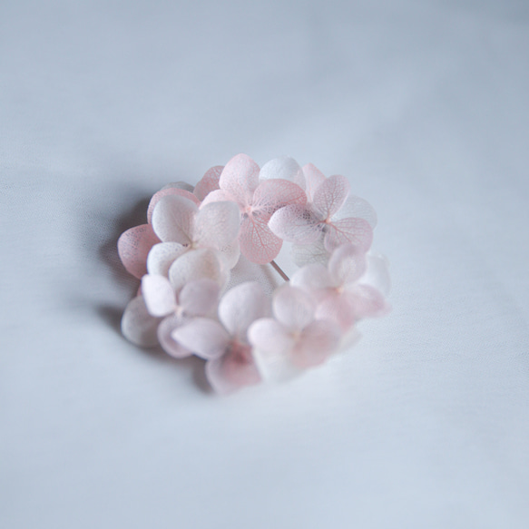 n.21 本物の紫陽花を使った桜ブローチ　お呼ばれ　結婚式　卒業式　入園式　桜色　春 5枚目の画像