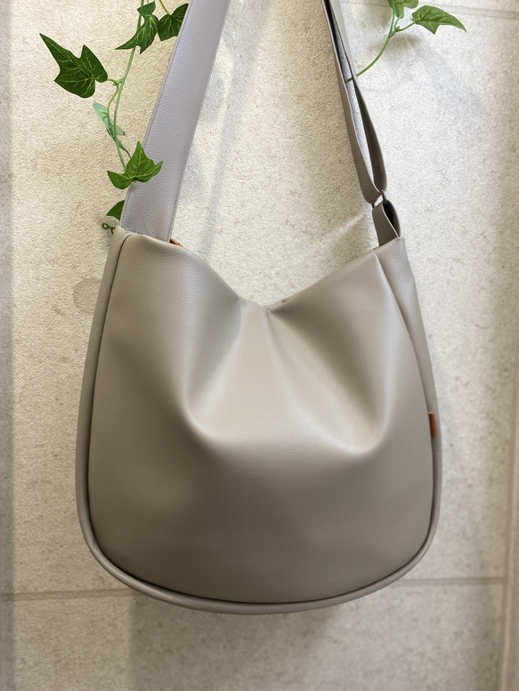 グレー キャンバス レザー 2WAYショルダーバッグ LeSportsac（レスポートサック） ショルダーバッグ バッグ DELUXE