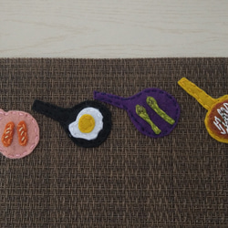 I LOVE FOODS フェルト手刺繍ランチョンマット 3枚目の画像