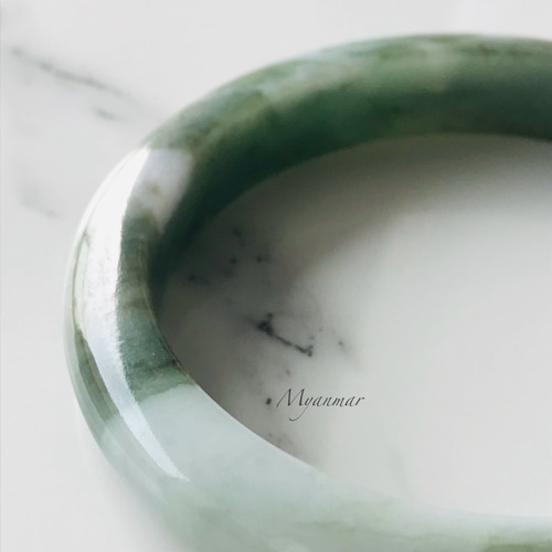 B310-099】ジェイド 翡翠 ヒスイ バングル 一点もの 希少 ミャンマー産