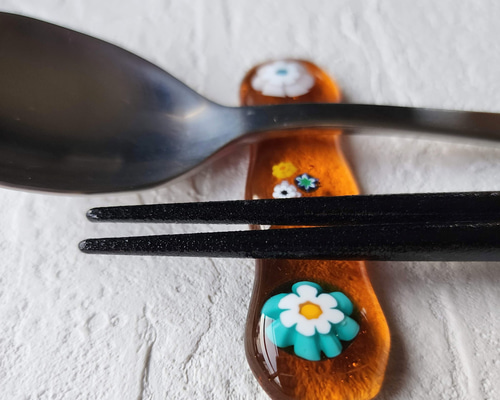 スプーンも置けるお箸置き(大）ガラス 箸・箸置き ひつじ工房