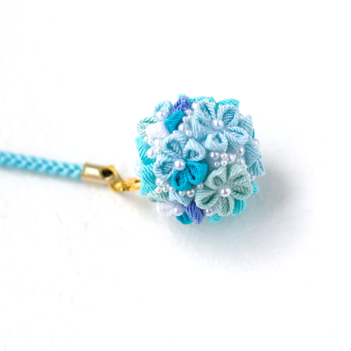 ❁ターコイズブーケ根付けストラップ・大人かわいいつまみ細工