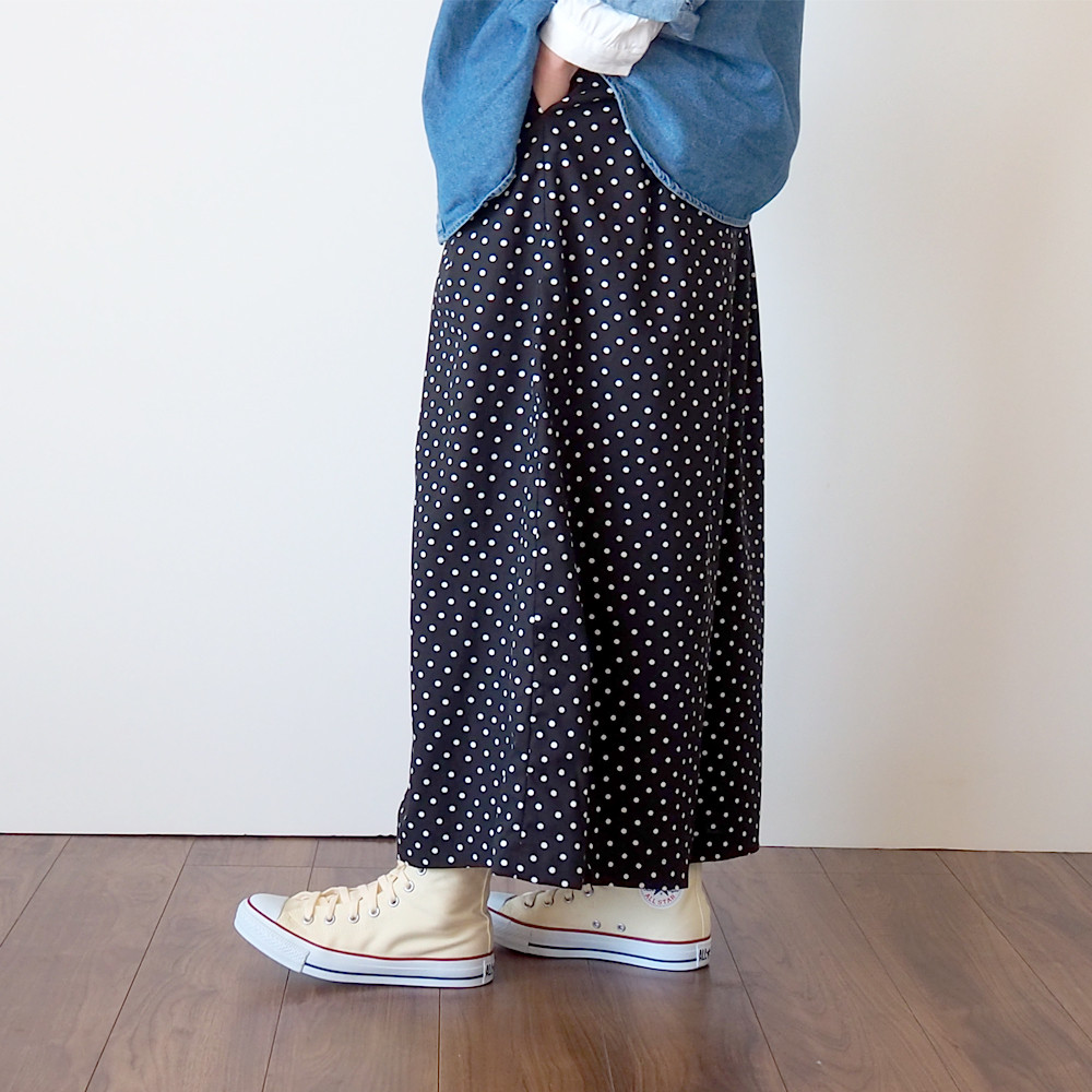 ワイドパンツ　コットンレーヨン　(ドット柄）