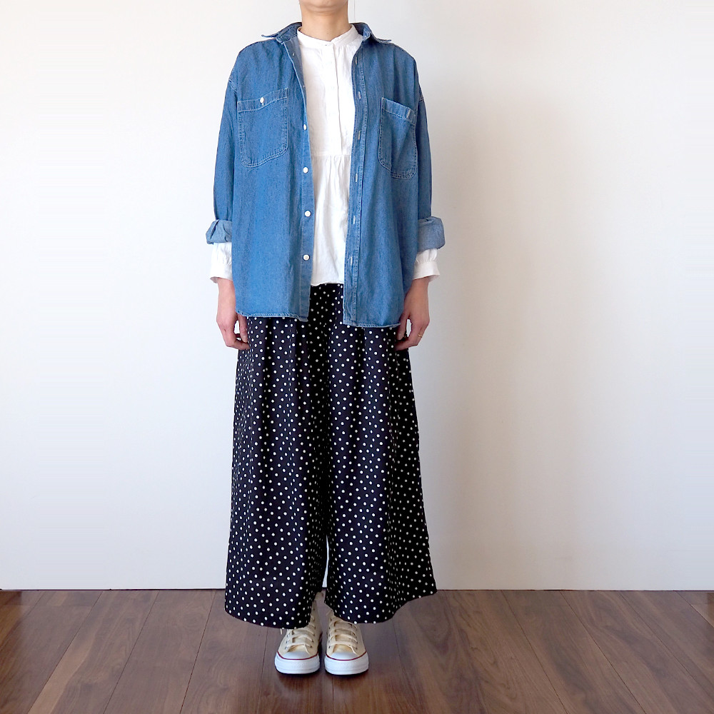 ワイドパンツ　コットンレーヨン　(ドット柄）