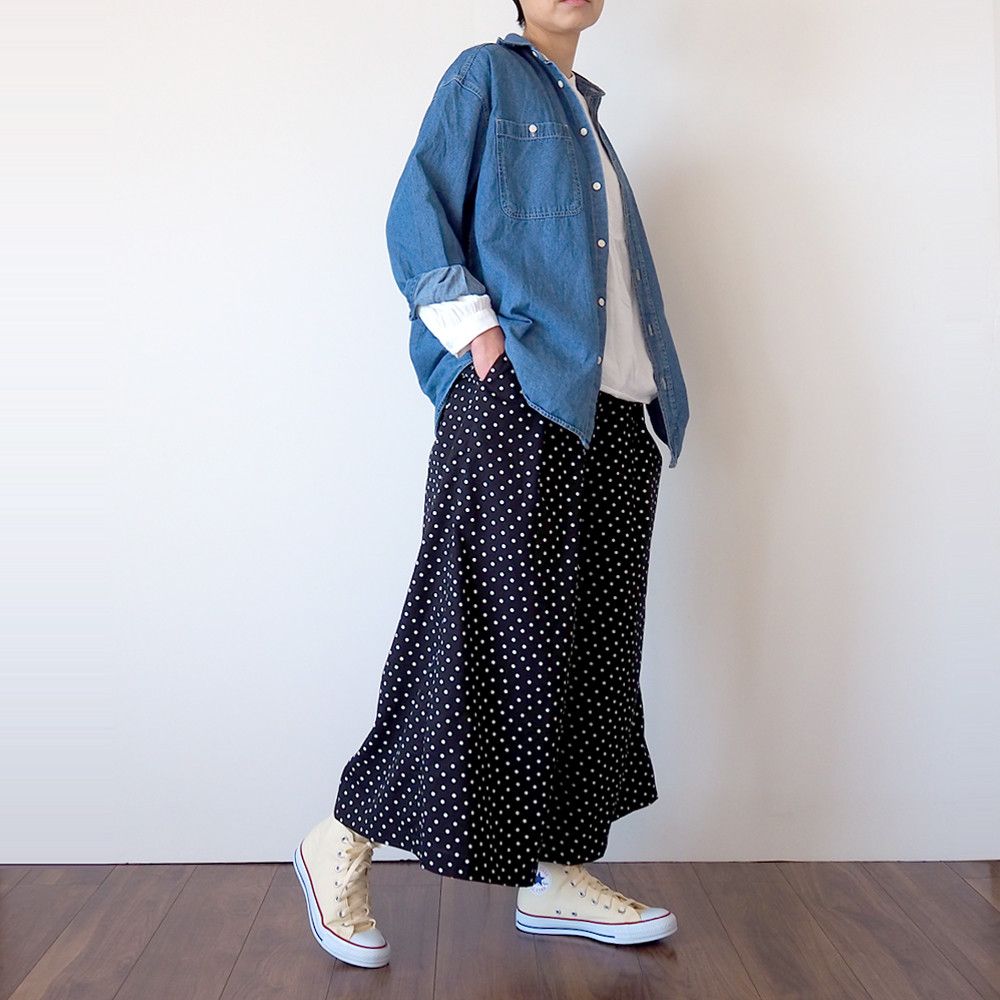 ワイドパンツ　コットンレーヨン　(ドット柄）