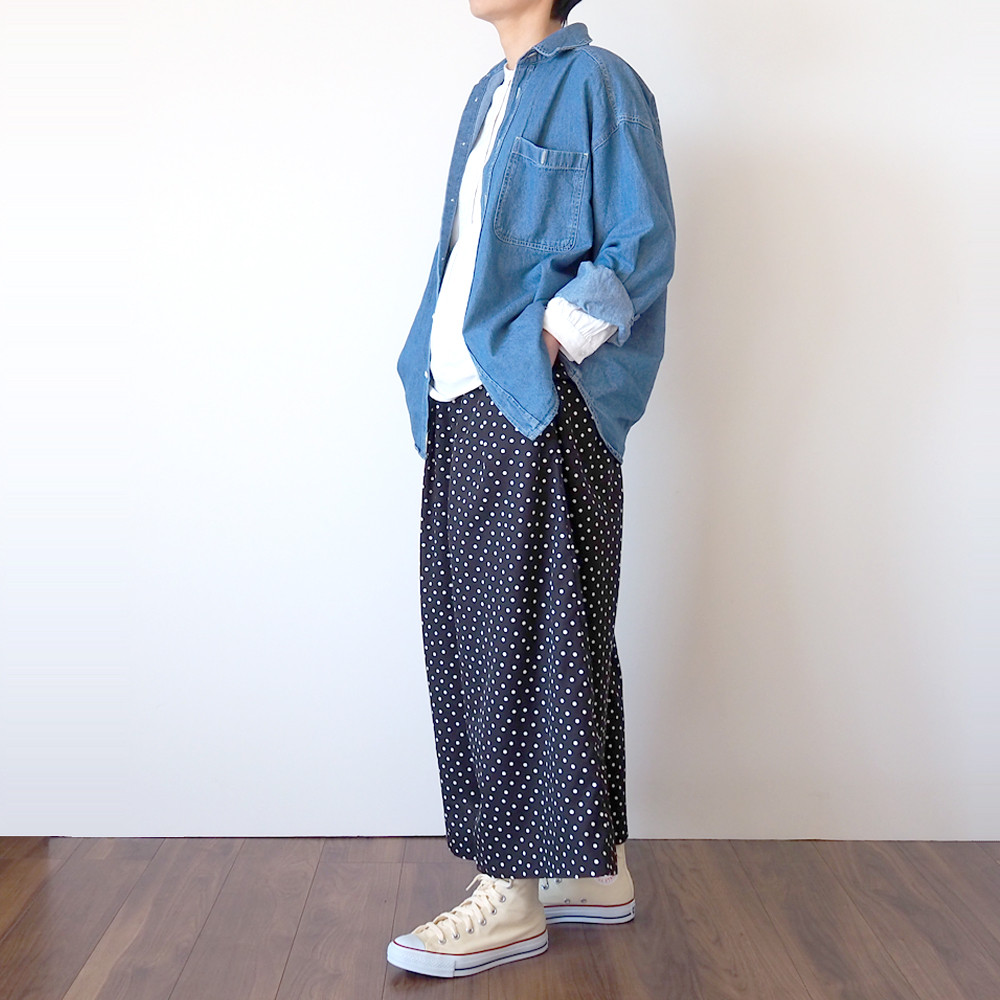 ワイドパンツ　コットンレーヨン　(ドット柄）