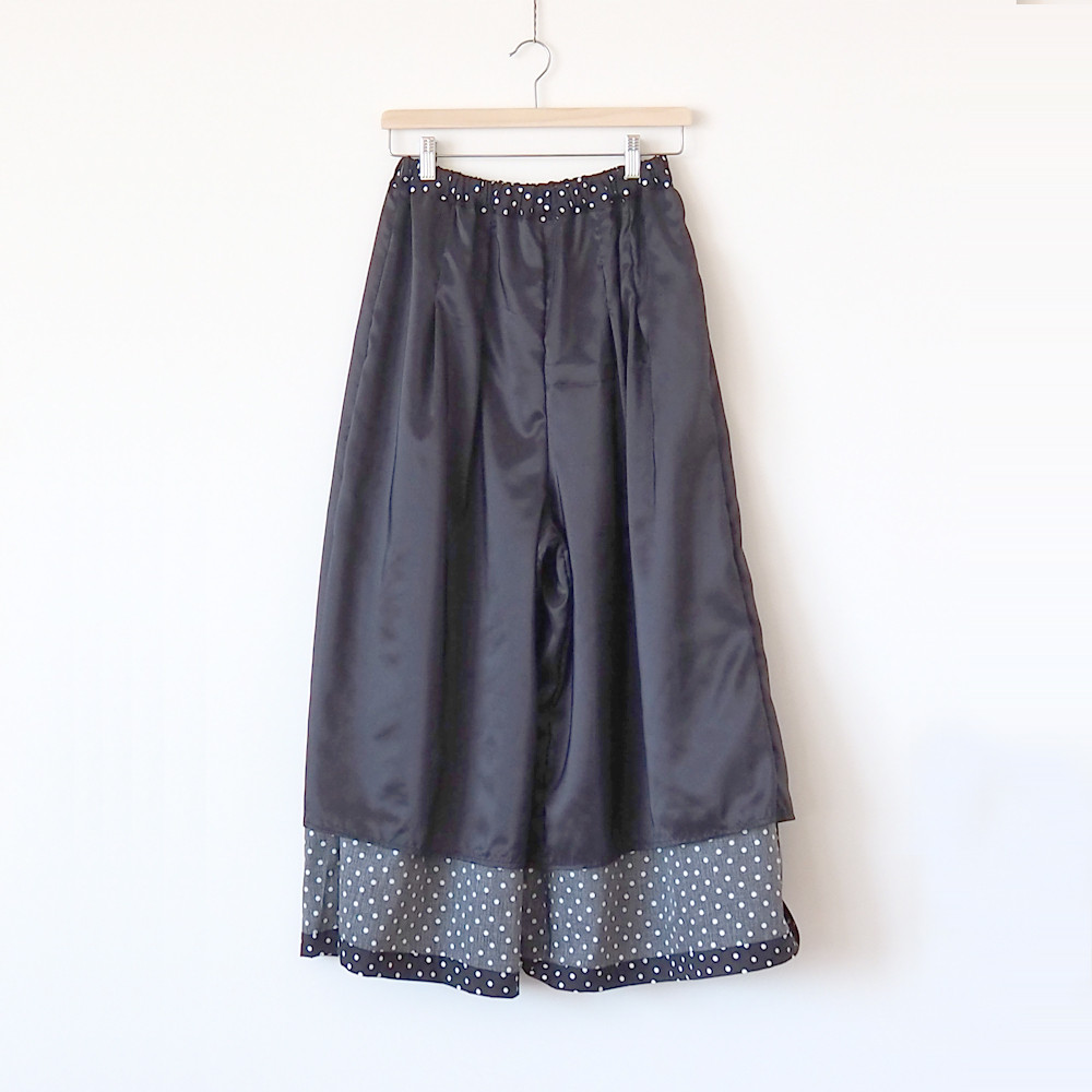 ワイドパンツ　コットンレーヨン　(ドット柄）