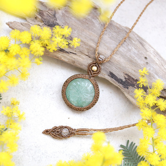 カービングアベンチュリン天然石マクラメネックレスmac369エスニックアジアンエキゾチックなアクセサリー 1枚目の画像