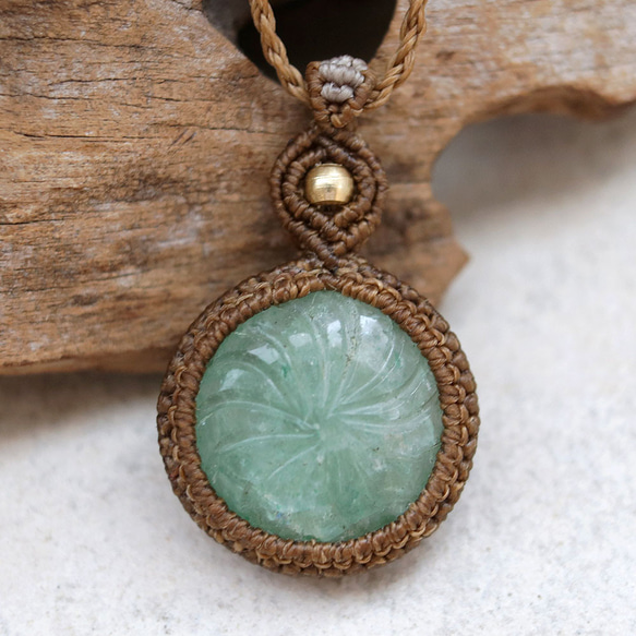 カービングアベンチュリン天然石マクラメネックレスmac369エスニックアジアンエキゾチックなアクセサリー 2枚目の画像