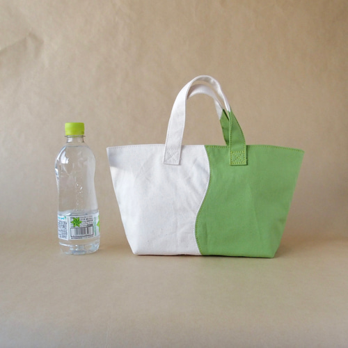 なみなみ模様のトートバッグ（抹茶オレver.） トートバッグ nichi