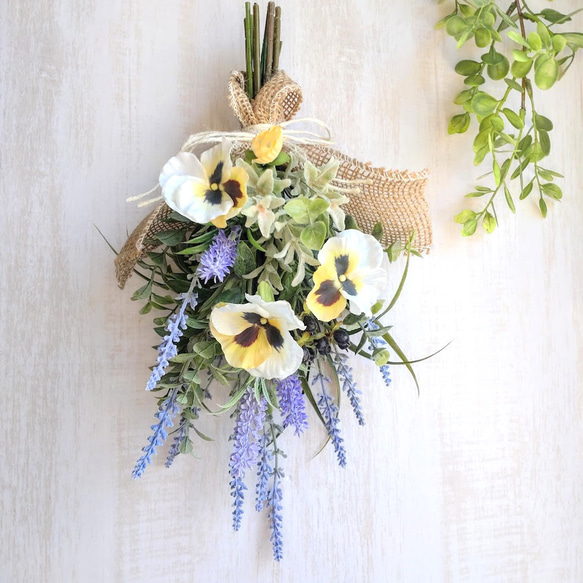 パンジーとラベンダーのミニスワッグ スワッグ estilo 通販｜Creema 