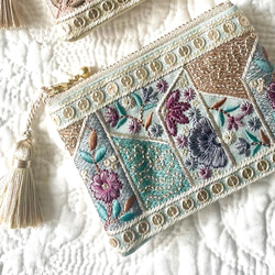 サイズが選べる*❁⃘*.華やかインド刺繍リボン タッセル付き ポーチ 2color《受注制作》 3枚目の画像