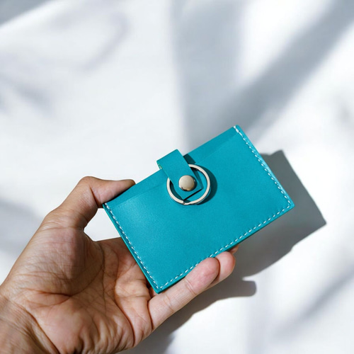 ターコイズブルーのレザーIDカードホルダー idカードホルダー