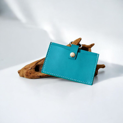 ターコイズブルーのレザーIDカードホルダー idカードホルダー
