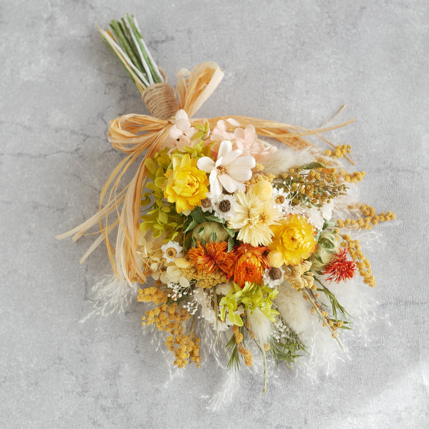 ミモザイエロー&オレンジのドライフラワースワッグ 壁掛け 花束 ブーケ