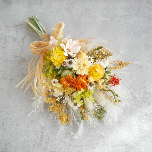 ミモザイエロー&オレンジのドライフラワースワッグ 壁掛け 花束 ブーケ
