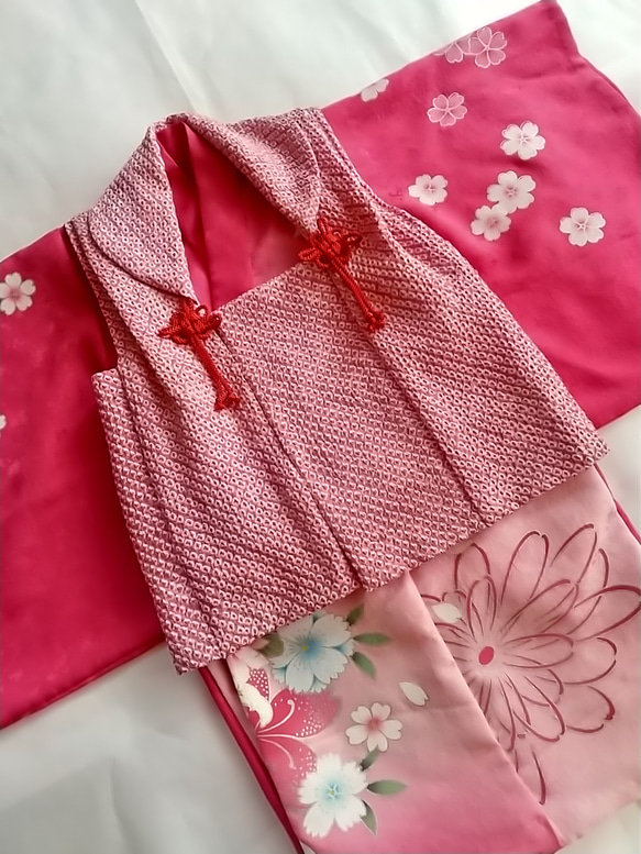 赤ちゃん着物と正絹総絞りの被布(帯つき）