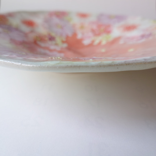 工房ゆずりはパスタ皿 繊細な絵付けの花柄がいかにも工房