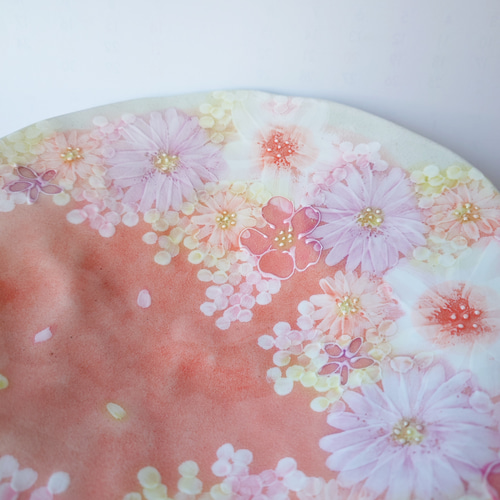 工房ゆずりはパスタ皿 繊細な絵付けの花柄がいかにも工房