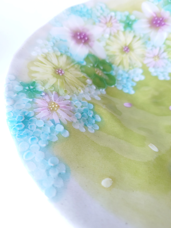 母の日Creema陶器市2024工房ゆずりは　パスタ皿　涼しげで優しいグリーに繊細な花柄がとても綺麗　彩小花紋　 6枚目の画像