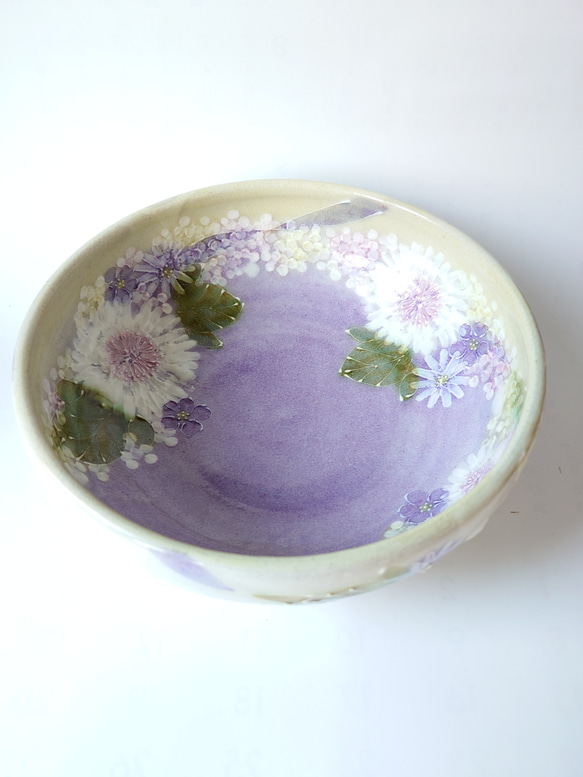 Creema陶器市2024工房ゆずりは　預け鉢　紫を主体にした華やかで落ち着いた上品な絵柄　花かざり　　 1枚目の画像