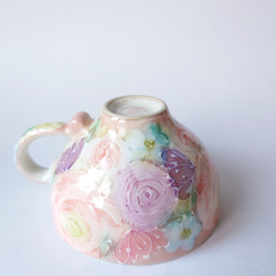 Creema陶器市202工房ゆずりは   カップ&ソーサー　 ピン系のデフォルメされた薔薇がとても繊細　 色彩優花 5枚目の画像