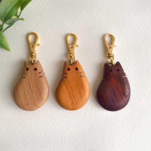 ラッピング付き】猫のキーホルダー チャーム 贈り物に（ cat / zipper