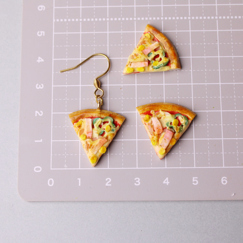 こだわりの ピザ （ ピアス/イヤリング/チャーム/キーホルダー