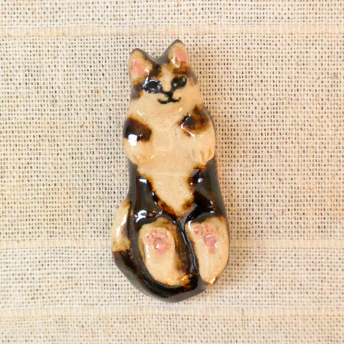 ネコ箸置き『1個』 仰向け 猫 茶色・ベージュ・白 手作り陶芸