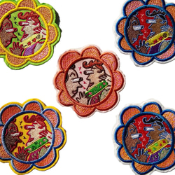 会話に花が咲く イエロー ワッペン 刺繍 アップリケ パッチ オリジナル 花 人 面白い ユニーク 個性的 ホームメイド 2枚目の画像