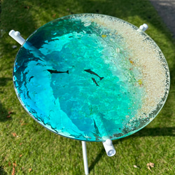 新作　ホワイトムーンビーチ イルカの親子 ガラスガラスサイドテーブル丸 〜SEA  table 4枚目の画像