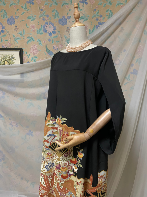 吉祥模様　駒刺繍　ヴィンテージ　黒留袖ドレス　ケープスリーブ　着物リメイク　ハンドメイド 3枚目の画像