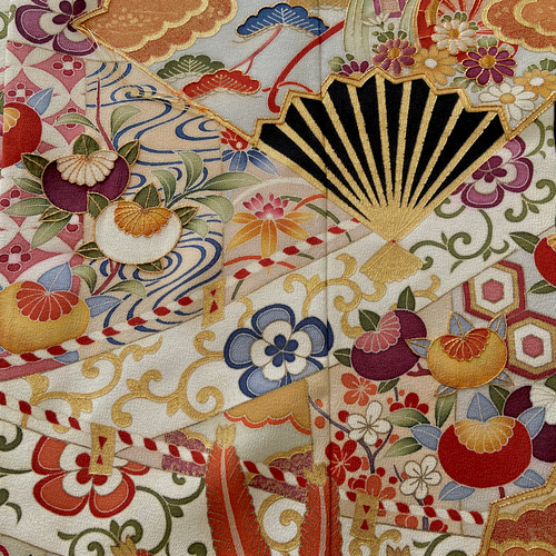 金緑孔雀 刺繍 留袖リメイクケープドレス ケープスリーブ 金糸縫い取り 豪華 着物リメイク 黒留袖 ドレス