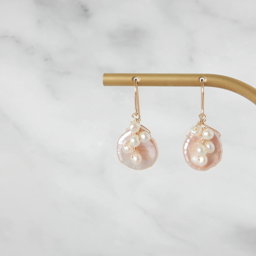 桜色/小花と花びら〗淡水パールピアス/イヤリング（ピンク）14kgf