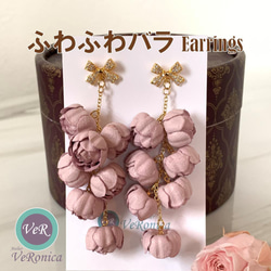 ふわふわバラピアス　ハンドメイド　薔薇　ビーズ　フック　イヤリング　ピンク 2枚目の画像