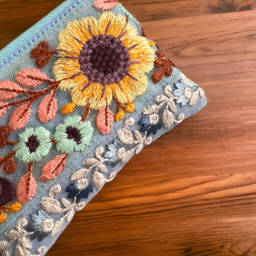 インド刺繍生地　ほわほわポーチ f903ba05d1a636bbd5022d26a52640