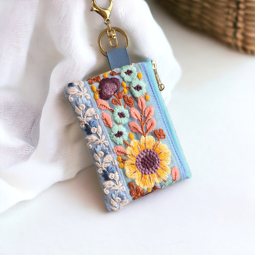 ひまわり/インド刺繍×ふんわりキルト☆キーホルダー付きフラットポーチ