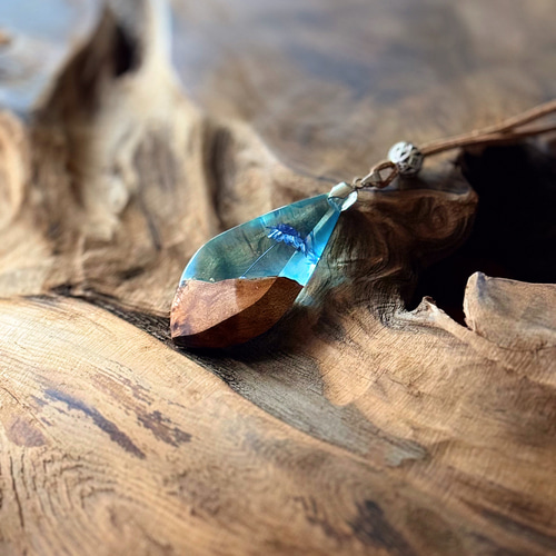 Ocean Drop ウッドレジンアクセサリー ペンダント 楡(ニレ) ネックレス