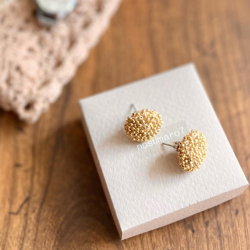 丸いきらきらピアス ビーズ＆かぎ針編み ゴールド サージカル