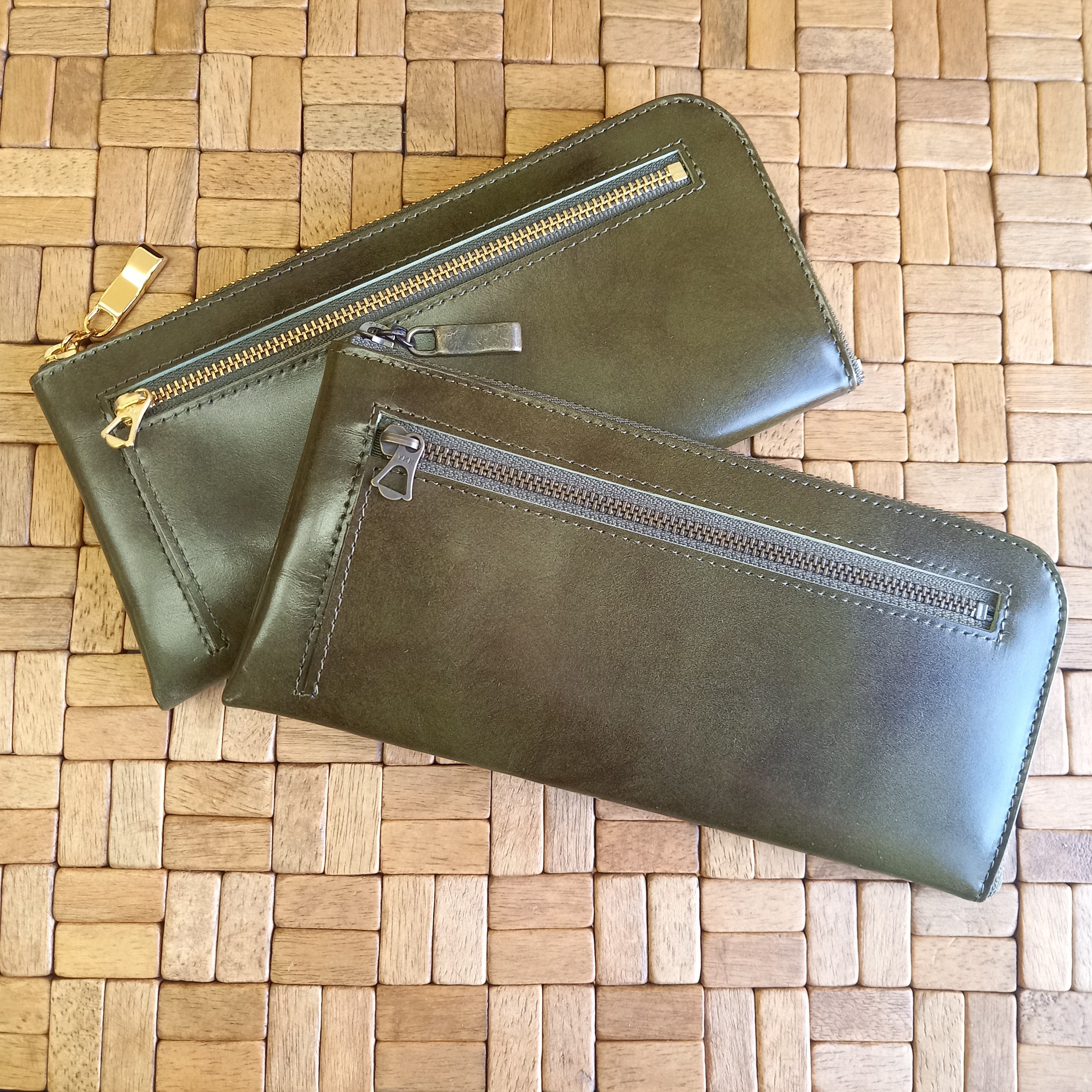 【SALE】薄くて軽いのに大容量なL字ファスナー長財布（アッシュグリーン）14枚カード入れ◇手染め牛革《送料無料！》皮