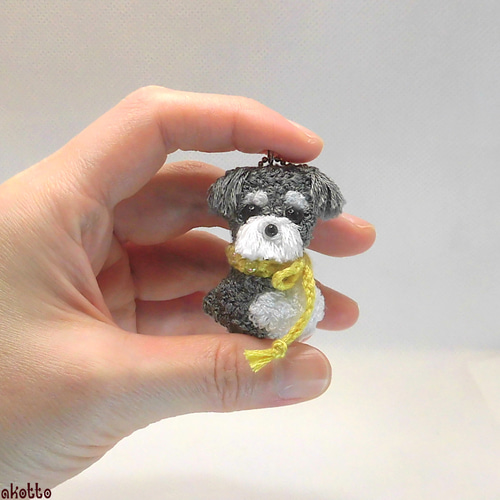 ふわもこ刺繍のシュナウザー（ソルト＆ペッパー グレー濃いめ