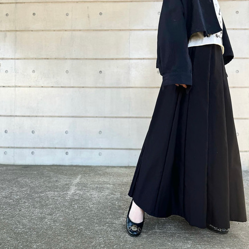 ボリュームたっぷりのフリンジ黒ラテンスカート１度の着用 社交ダンス ラテン スカート 黒 フリンジ 高級 練習用 舞台用 イベント