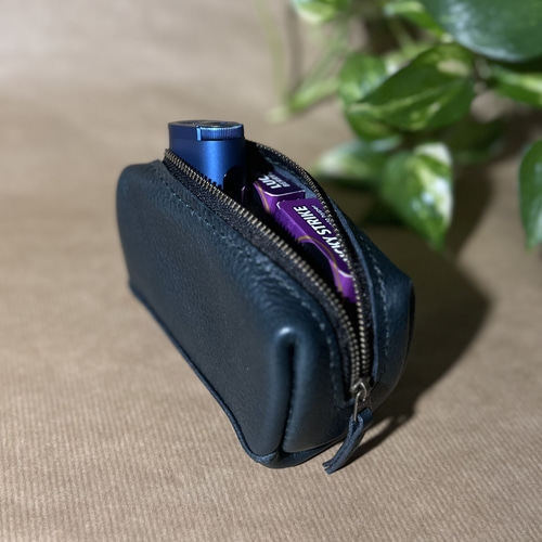 一枚革仕立てのポーチ/ネイビーグリーン【イタリアンレザー