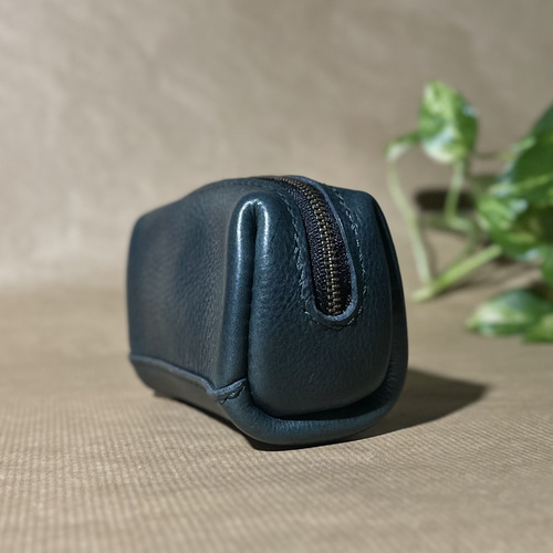 一枚革仕立てのポーチ/ネイビーグリーン【イタリアンレザー