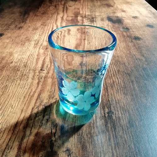 青い揺らぎ 桜 冷酒グラス 猪口 おちょこ・ぐい呑み・徳利 Glass A
