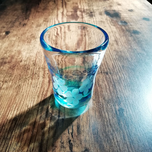 青い揺らぎ 桜 冷酒グラス 猪口 おちょこ・ぐい呑み・徳利 Glass A